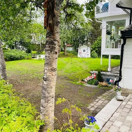Praktisk Leilighet Med Gratis Parkering Sentralt Tromso Exterior photo