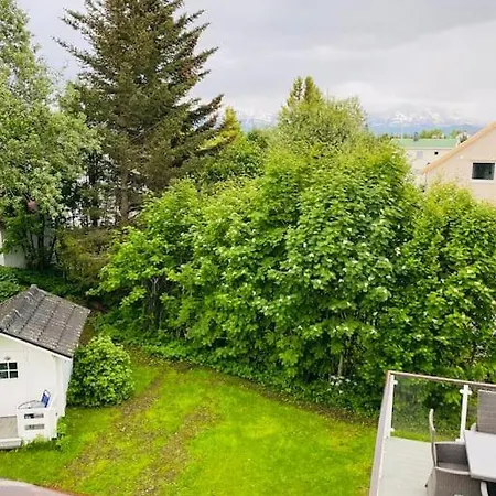 Praktisk Leilighet Med Gratis Parkering Sentralt Tromso Exterior photo