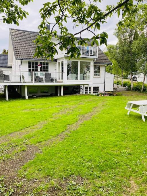 Apartment Praktisk Med Gratis Parkering Sentralt Tromso