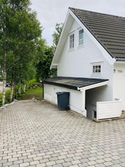 Praktisk Med Gratis Parkering Sentralt Apartment Tromso