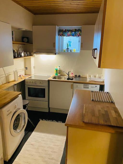 Apartment Praktisk Med Gratis Parkering Sentralt Tromso